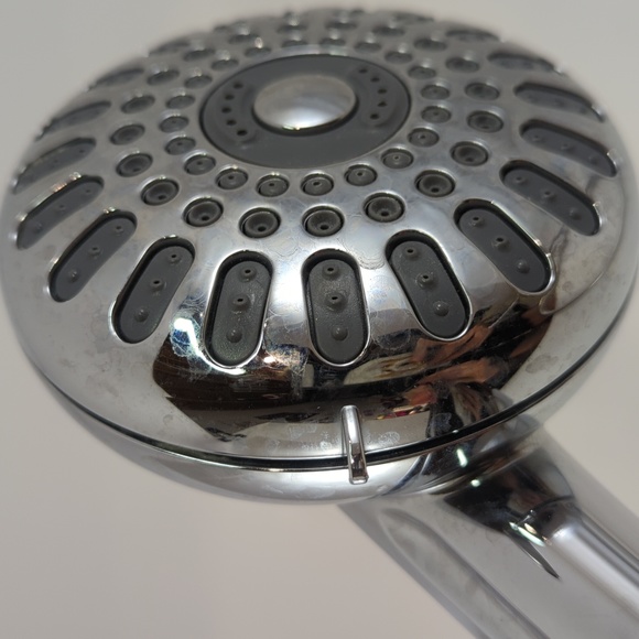 New: Waterpik shower head and flexible cord - Picture 5 of 5